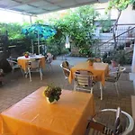 Gæstehus In With Balcony, Air Conditioning, Wifi 5188-3 Sukošan