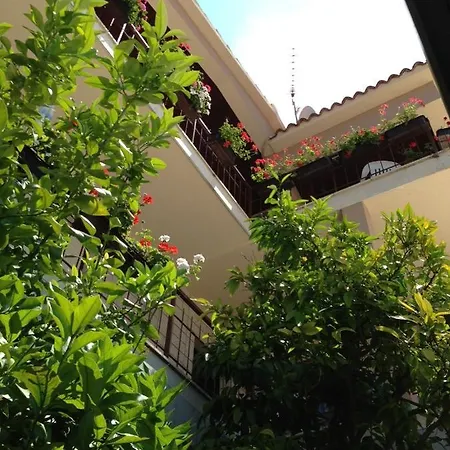 Penzion In With Balcony, Air Conditioning, Wifi 5188-3 Sukošan