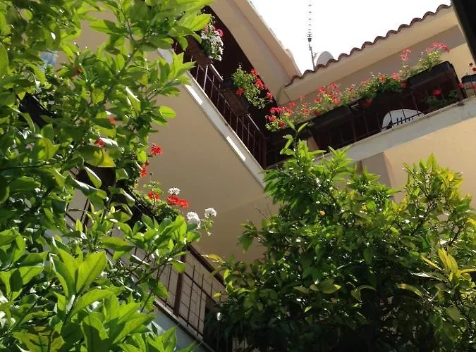 Pensjonat In With Balcony, Air Conditioning, Wifi 5188-3 Sukošan