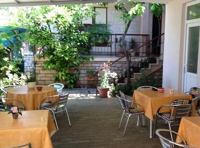 Pensjonat In With Balcony, Air Conditioning, Wifi 5188-3 Sukošan