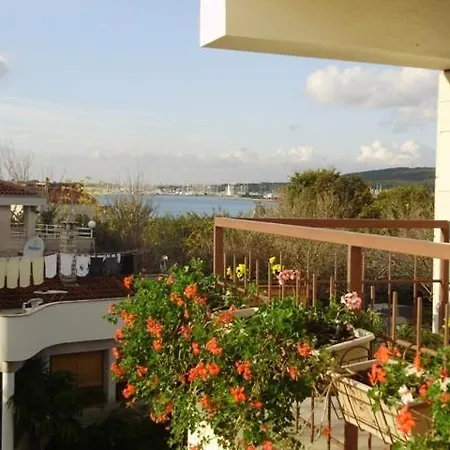 Pensión In With Balcony, Air Conditioning, Wifi 5188-3 *