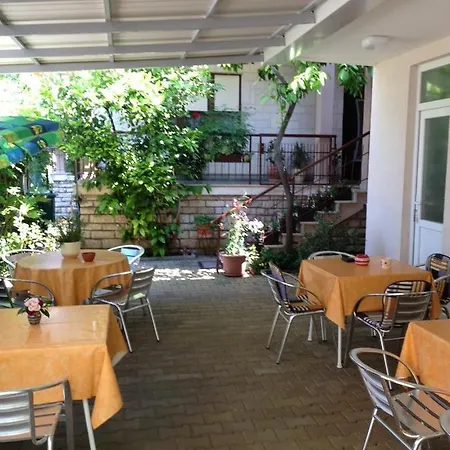 Pensión In With Balcony, Air Conditioning, Wifi 5188-3 Sukošan